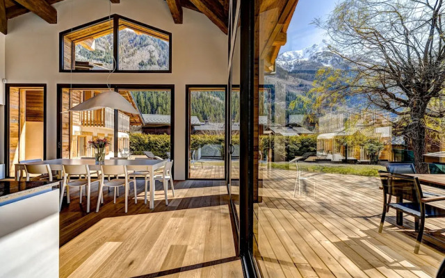 Chalet Fortuna a Jewel in Central Chamonix