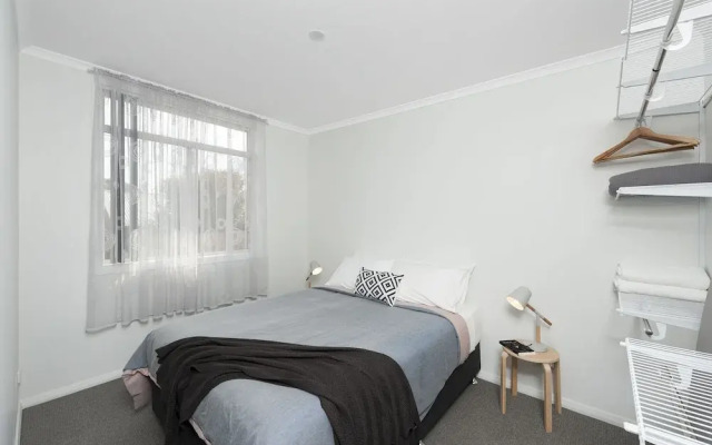 125 Milton