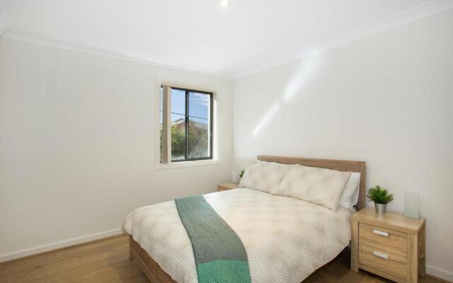 Dolphin Views Unit 5 of 14 Dolphin St