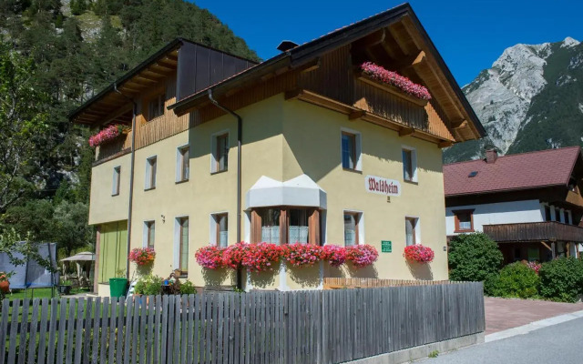 Haus Waldheim und Dependance