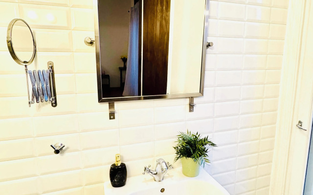 University Square Studio