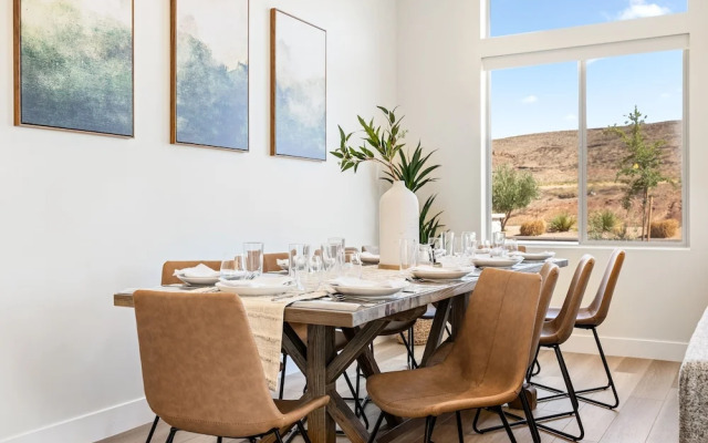 Green Acres 8 Bedroom Townhouse