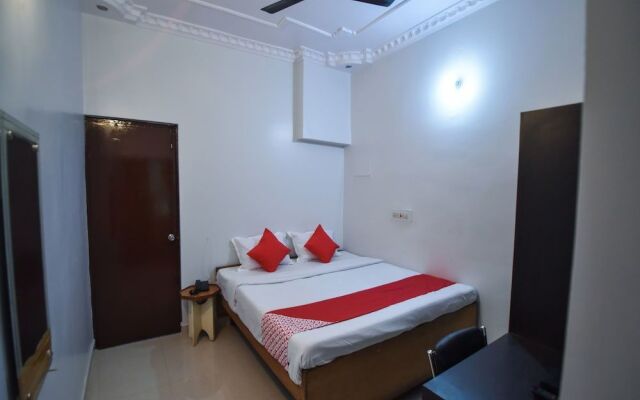 Oyo Home 3688 Apartment Palace