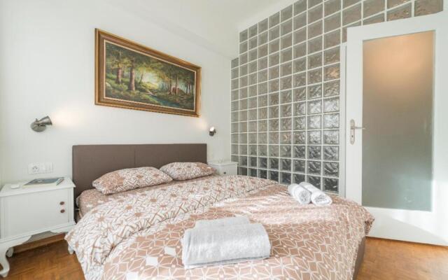 Piraeus_Faliro_Cosy apartment