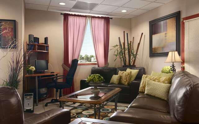 Travelodge by Wyndham Stony Plain