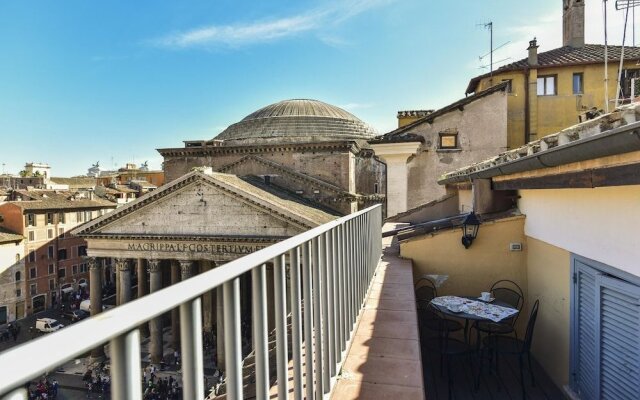 Pantheon View from Terrace Apartment