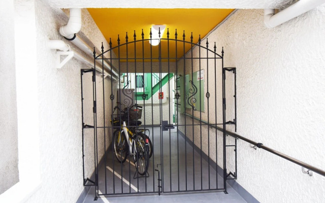 Oval Tokyo Otsuka 201