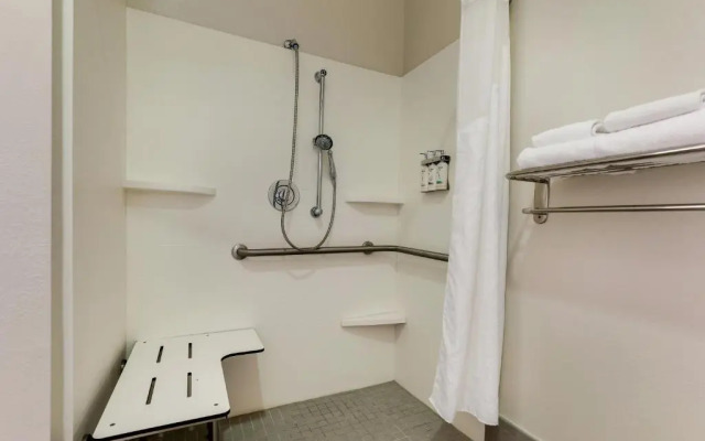 Comfort Suites Magnolia Greens