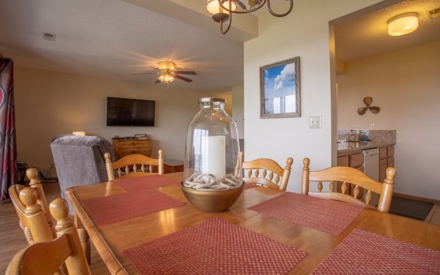 Lakeview Oasis 2 Bedrooms 2 Bathrooms Condo
