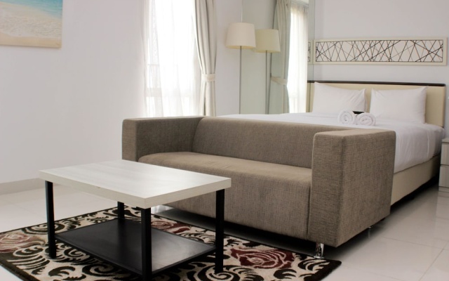 Comfort And Minimalist Studio At Azalea Suites Apartment – Guest Rooms – Cikarang