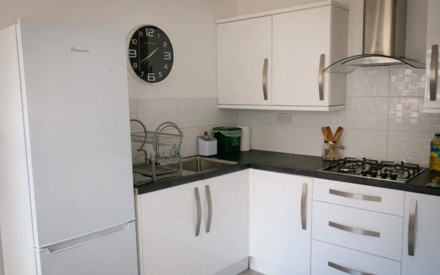 Captivating House in Aberdare Sleeps 6 Near Brecon