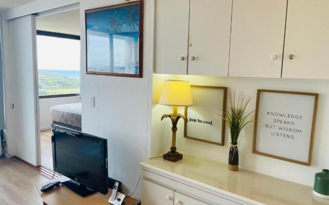 Waikiki Banyan 3411 Ocean View Free Parking