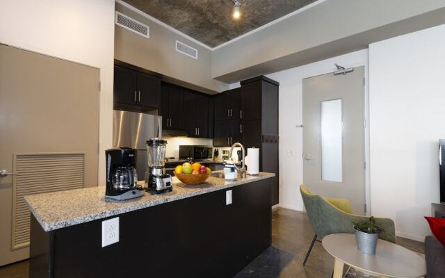 Acklen Luxury Condos by Hosteeva