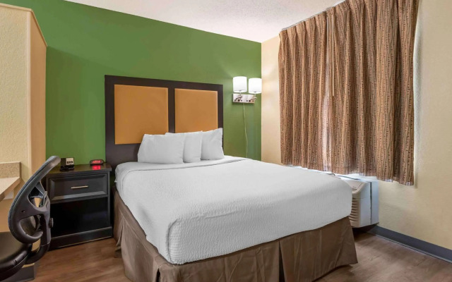 Extended Stay America Select Suites Chicago Lombard Oakbrook
