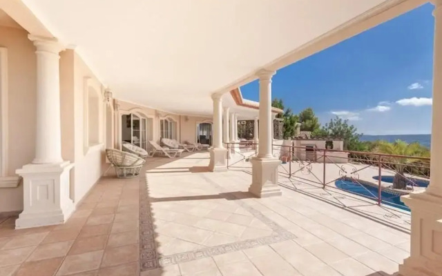 Luxury Villa With Pool and Spectacular View in Javea