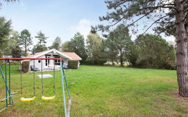 Quiet Holiday Home in Rodby near Sea