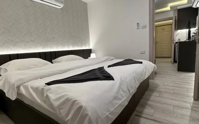 Privet Apartment 37 for Three Near Downtown Kh&sh