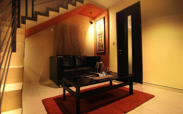 Puri Chorus Hotel