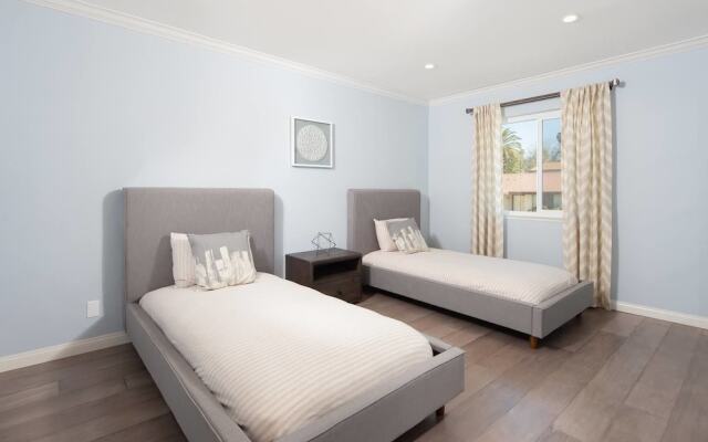 Radiant Estate New Luxury Cali 3 Bd!