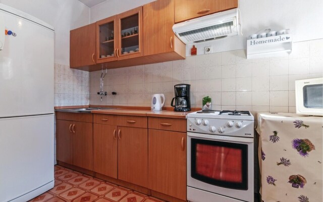 Stunning Home in Modric With 3 Bedrooms and Wifi