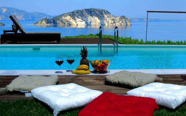 Exensian Villas & Suites