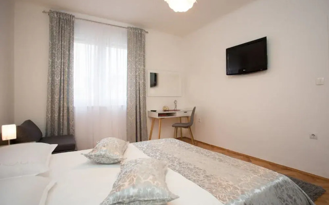 Apartment Split