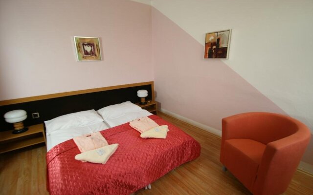 Hotel Hrazany