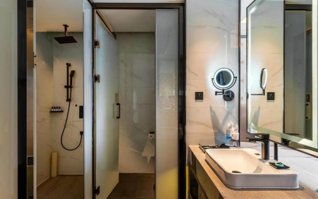 Xana Hotelle(Shenzhen futian shangmeilin subway station)