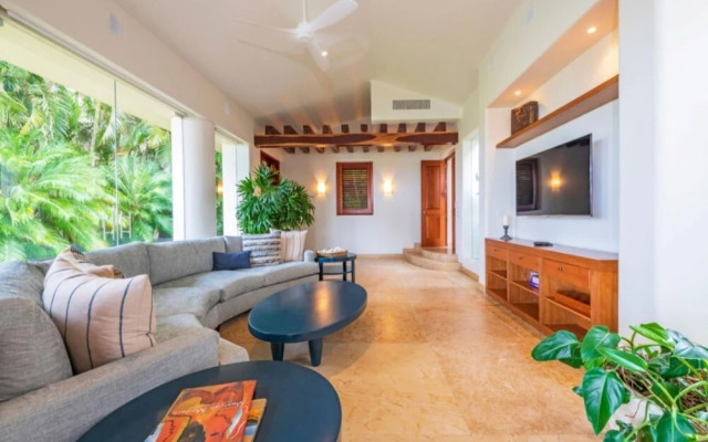 Villa Alamanda in Mexico City