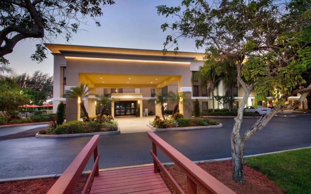 Hampton Inn - Naples - I-75