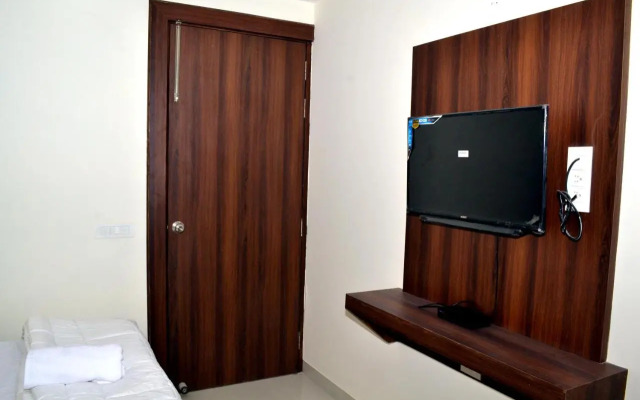 OYO 80949 Hotel Glace