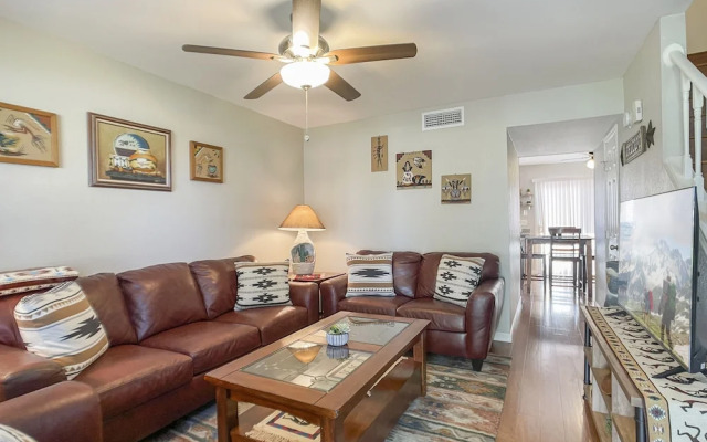 Southwest Splendor 2BR Tempe Townhome