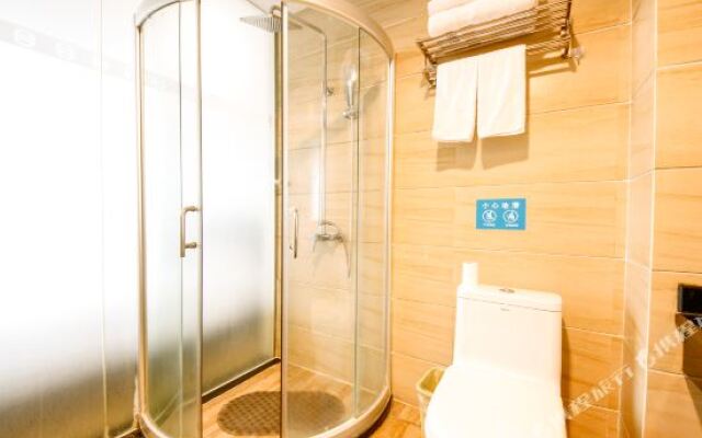 Golden Holiday Hotel