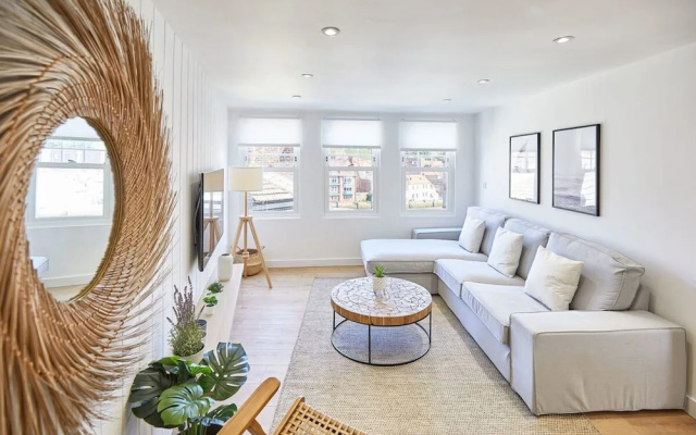 Host Stay Cosy Coastal Golden Lion Apartments