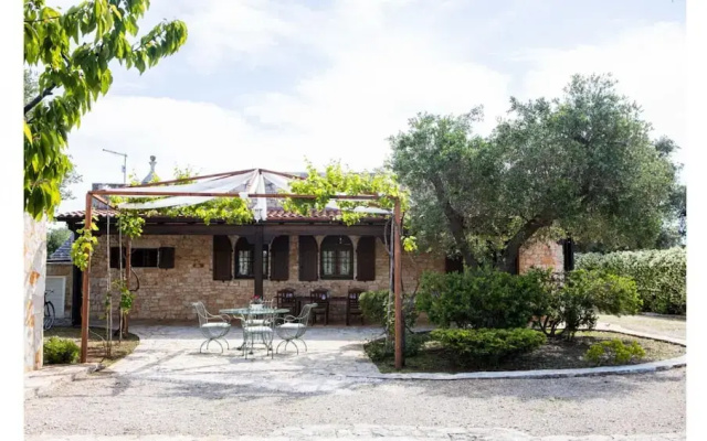 Trullo Degli Ulivi con Piscina e Idromassaggio