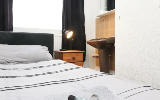 Pebbles Guest House room 16