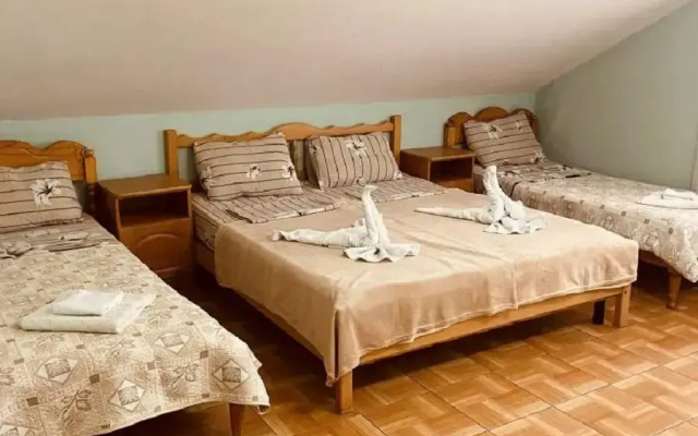 Iliadis Living quartes