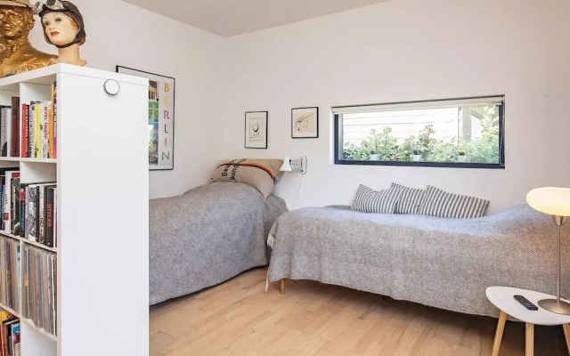 6 Person Holiday Home in Vaeggerlose
