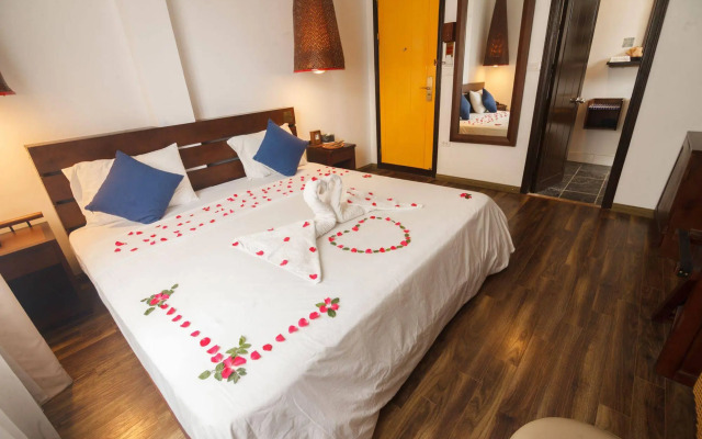 Cinnamon Cathedral Hotel