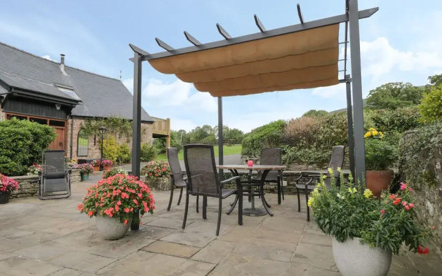 Pentre Barn