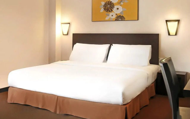 Summer View Hotel