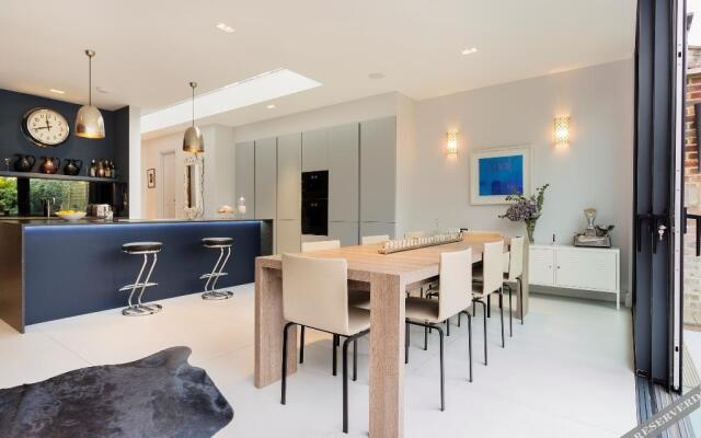 Veeve  Stunning 6 Bed House Ellerby Street Fulham