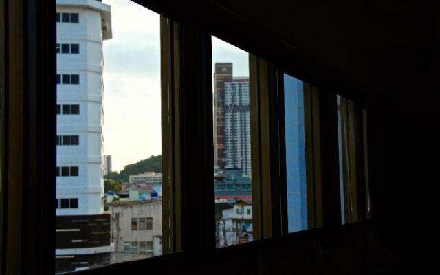 OYO 128 Kkinn South Pattaya Hotel