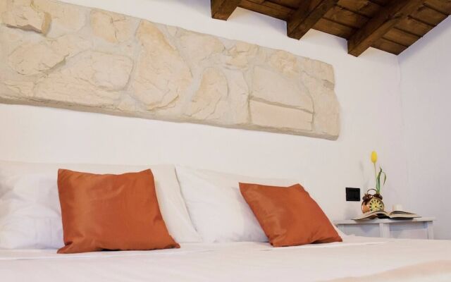 JOIVY Attic on the Lake