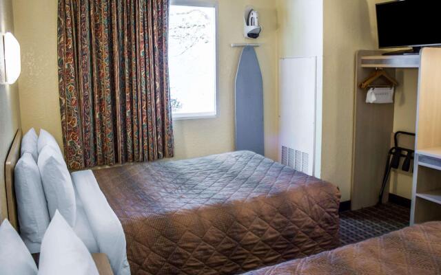 Econo Lodge Meadville