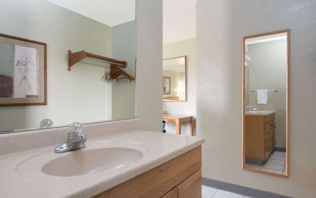 Super 8 by Wyndham Billings