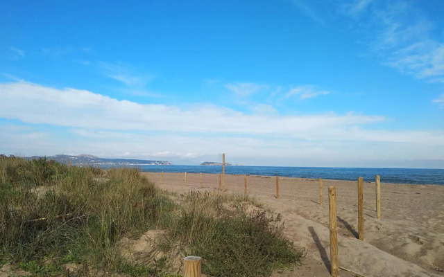 Sea front apartment in Platja Pals with terrace and parking