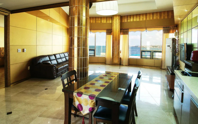 Goodstay Navis Hotel