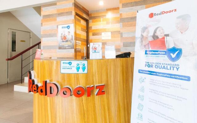 RedDoorz Plus near Osmena Highway 2