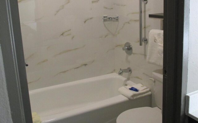 SureStay Plus Hotel by Best Western Point Richmond